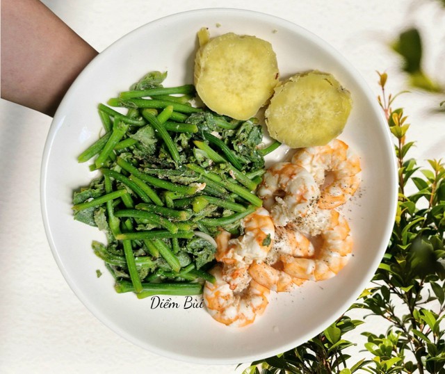 Mâm cơm đúng cách sau tuổi 40 giúp cơ thể nhẹ nhõm hơn mỗi ngày - Ảnh 4. Mâm cơm đúng cách sau tuổi 40 giúp cơ thể nhẹ nhõm hơn mỗi ngày - Ảnh 4.