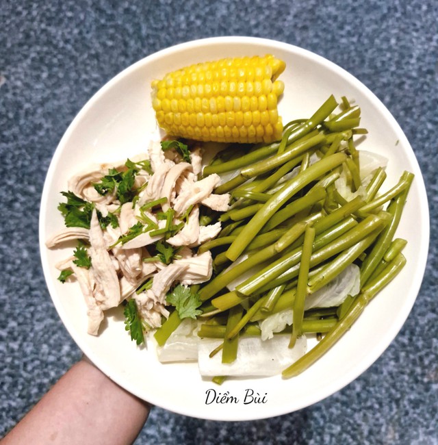 Mâm cơm đúng cách sau tuổi 40 giúp cơ thể nhẹ nhõm hơn mỗi ngày - Ảnh 7. Mâm cơm đúng cách sau tuổi 40 giúp cơ thể nhẹ nhõm hơn mỗi ngày - Ảnh 7.