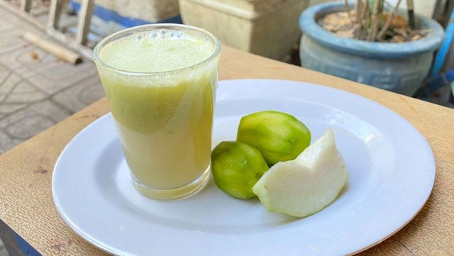 C&aacute;ch l&agrave;m nước &eacute;p c&oacute;c uống tăng cường miễn dịch - Ảnh 1.