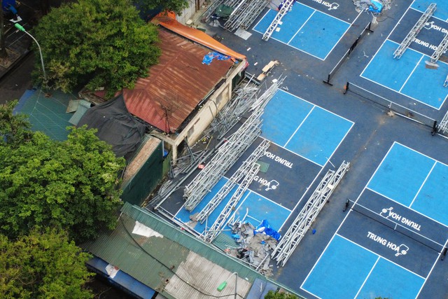 H&agrave; Nội th&aacute;o dỡ tổ hợp s&acirc;n Pickleball tr&aacute;i ph&eacute;p tại đất v&agrave;ng y&ecirc;n h&ograve;a - Ảnh 10.