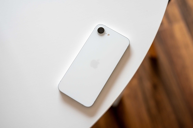 iPhone mới nguy&ecirc;n hộp rẻ, đ&aacute;ng mua nhất hiện nay: Chỉ từ 11,5 triệu đồng vẫn xịn chẳng k&eacute;m iPhone 17 - Ảnh 4.