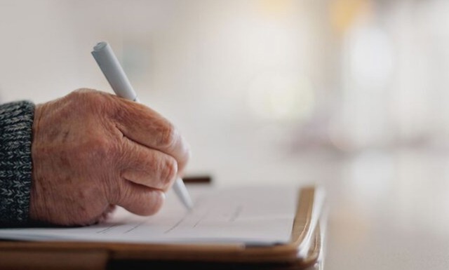 Mẹ di ch&uacute;c to&agrave;n bộ t&agrave;i sản cho con rể, 3 con trai phản đối dữ dội rồi im bặt khi nghe l&yacute; do - Ảnh 1.