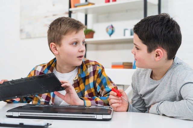 Đừng mắng khi con l&agrave;m 3 điều n&agrave;y, đ&oacute; l&agrave; dấu hiệu trẻ đang ng&agrave;y c&agrave;ng th&ocirc;ng minh - Ảnh 2.