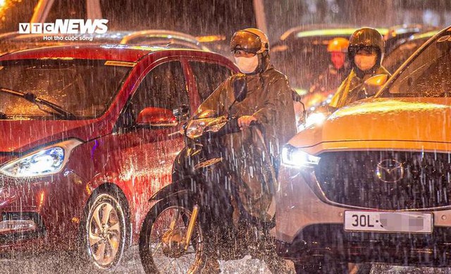 Tin s&aacute;ng 20/4: Dự b&aacute;o thời tiết 10 ng&agrave;y tới: Miền Bắc đ&oacute;n kh&ocirc;ng kh&iacute; lạnh, mưa d&ocirc;ng; H&agrave; Nội c&ocirc;ng bố số lượng học sinh đăng k&yacute; lớp 10 chậm nhất ng&agrave;y 6/5 - Ảnh 1.