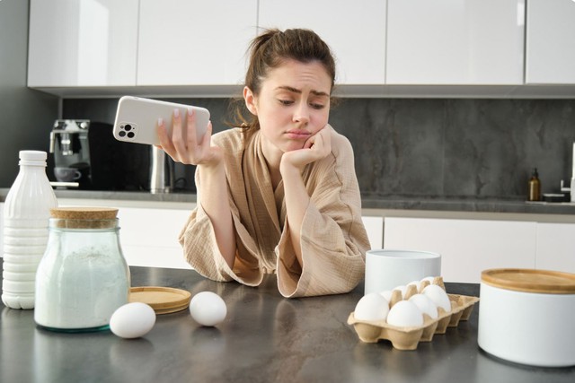 Harvard: 7 h&agrave;nh động quen thuộc của cha mẹ đang 'b&agrave;o m&ograve;n' IQ của con - Ảnh 1.