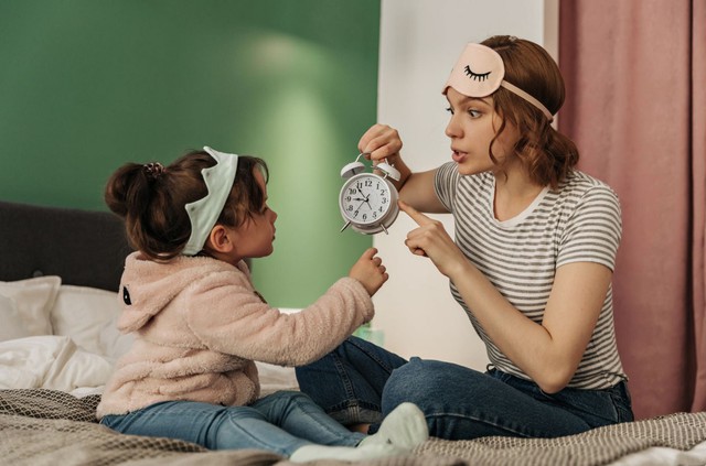 Harvard: 7 h&agrave;nh động quen thuộc của cha mẹ đang 'b&agrave;o m&ograve;n' IQ của con - Ảnh 2.