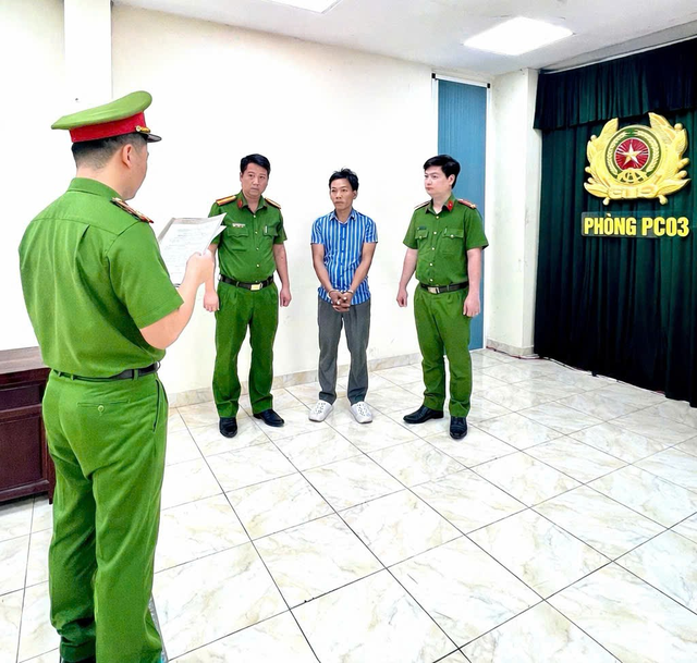 Đồng Nai: Khởi tố, bắt giam đối tượng thu gom hơn 500 tấn chất thải g&acirc;y &ocirc; nhiễm m&ocirc;i trường  - Ảnh 1.