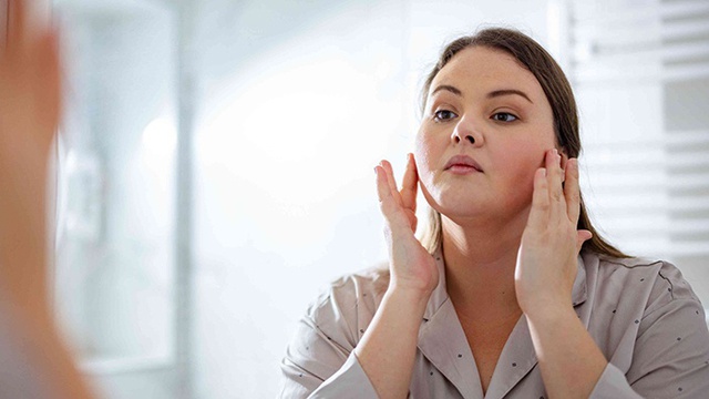 Nh&igrave;n mặt đo&aacute;n bệnh: 7 dấu hiệu cảnh b&aacute;o ung thư, đột quỵ v&agrave; suy nội tạng bạn cần biết ngay - Ảnh 3.