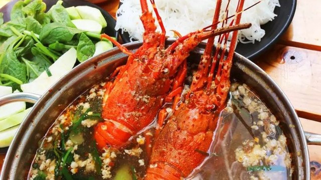 Lẩu t&ocirc;m h&ugrave;m chua cay, đậm đ&agrave; si&ecirc;u hấp dẫn tại nh&agrave; với c&aacute;ch l&agrave;m đơn giản - Ảnh 2.