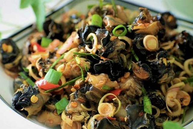 Loại hải sản gi&aacute; rẻ b&egrave;o, ng&agrave;y h&egrave; c&agrave;ng nhiều, chế biến đủ m&oacute;n ngon m&agrave; kh&ocirc;ng lo tăng c&acirc;n, tốt cho xương v&agrave; bổ m&aacute;u - Ảnh 4.