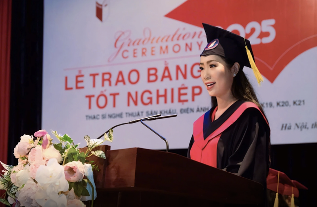 Tuổi trung ni&ecirc;n của NSND Trịnh Kim Chi: H&agrave;nh tr&igrave;nh học vấn v&agrave; hạnh ph&uacute;c gia đ&igrave;nh - Ảnh 4.