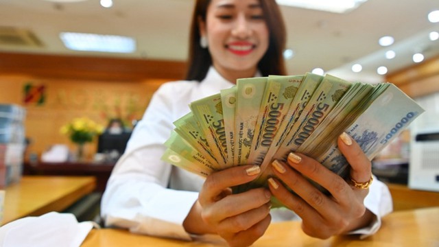 L&atilde;i suất gửi tiết kiệm 6 th&aacute;ng cao nhất 8 , 5 % năm 2026: T&iacute;nh l&atilde;i suất đơn giản - Ảnh 2.