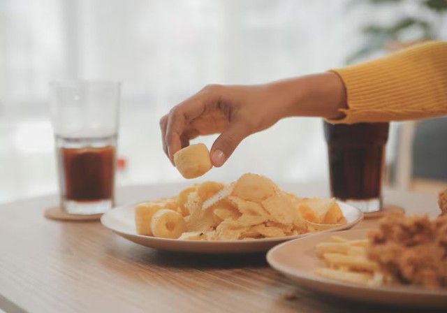 Sau 50 tuổi, người sống thọ thường 'lười' 4 việc - Ảnh 2.