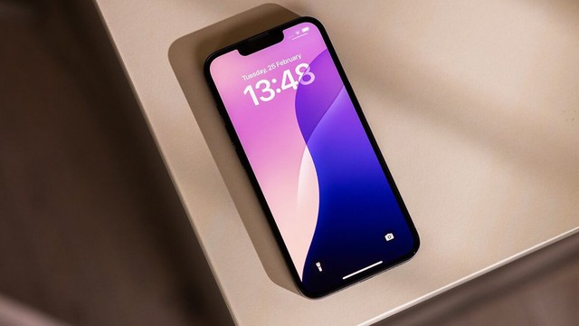 iPhone 17e vs iPhone 17: Ch&ecirc;nh 10 triệu mua m&aacute;y n&agrave;o xứng hơn? - Ảnh 2.