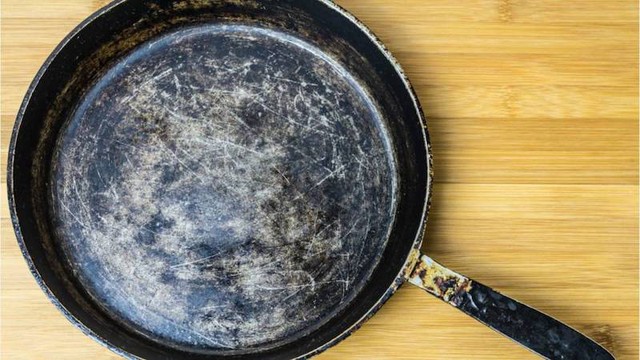 Cẩn trọng với c&aacute;ch d&ugrave;ng 5 dụng cụ nh&agrave; bếp &ldquo;quen mặt&rdquo; n&agrave;y: D&ugrave;ng sai c&aacute;ch c&oacute; thể g&acirc;y hại - Ảnh 5.