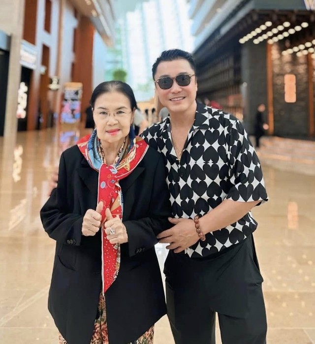 L&yacute; H&ugrave;ng - nam thần m&agrave;n ảnh thập ni&ecirc;n 90 sống độc th&acirc;n vui vẻ b&ecirc;n mẹ ở tuổi 57 - Ảnh 10.