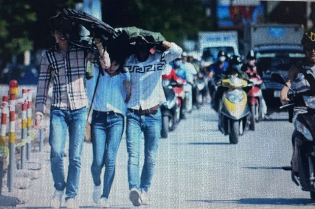 Tin s&aacute;ng 26/4: Nam Bộ xuất hiện đợt nắng n&oacute;ng k&eacute;o d&agrave;i hết th&aacute;ng 4; Lịch bắn ph&aacute;o hoa ở Ph&uacute; Thọ: Hướng dẫn lộ tr&igrave;nh di chuyển v&agrave; ph&acirc;n luồng giao th&ocirc;ng - Ảnh 1.