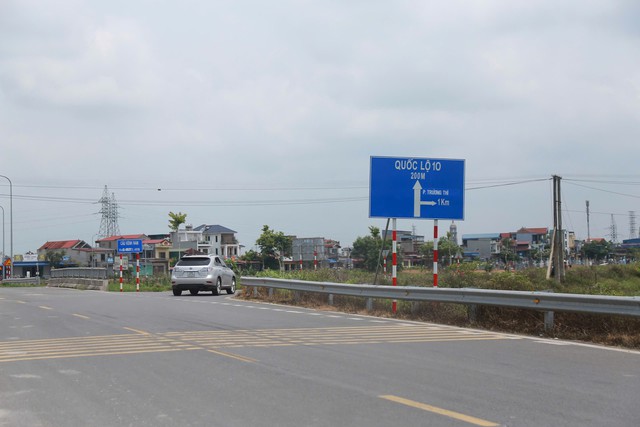 Tỉnh lộ 485B Ninh B&igrave;nh gặp kh&oacute; khăn do n&uacute;t thắt giao th&ocirc;ng đường sắt - Ảnh 4.