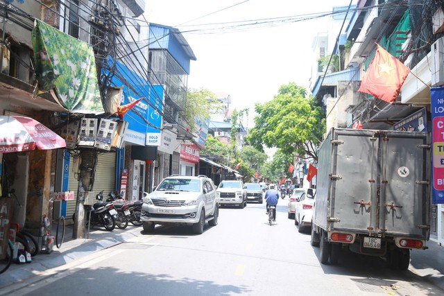 Chung cư cũ phường Nam Định Ninh B&igrave;nh xuống cấp nghi&ecirc;m trọng , nỗi lo an to&agrave;n - Ảnh 1.