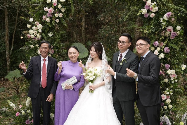 Vợ con NSND B&ugrave;i B&agrave;i B&igrave;nh thấu hiểu, động vi&ecirc;n khi nghệ sĩ đảm nhận vai phản diện trong phim trăm tỷ - Ảnh 7.