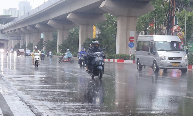 Miền Bắc sắp hứng chịu những trận mưa như tr&uacute;t nước do ảnh hưởng kh&ocirc;ng kh&iacute; lạnh? - Ảnh 1.