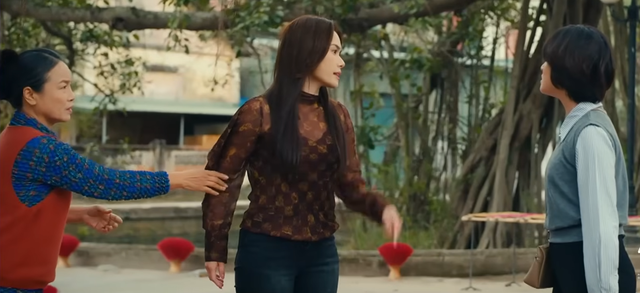 Trung (Đ&igrave;nh T&uacute;) bất ngờ bị Mai (Ngọc Huyền) tr&aacute;nh mặt - Ảnh 1.