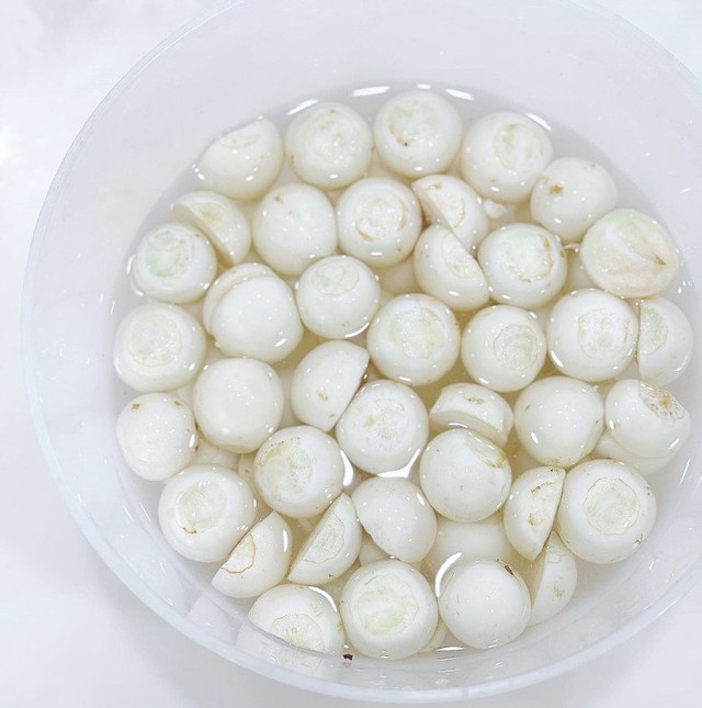 C&aacute;ch muối c&agrave; ph&aacute;o trắng gi&ograve;n, để cả tuần kh&ocirc;ng nổi v&aacute;ng h&egrave; 2026 - Ảnh 2.