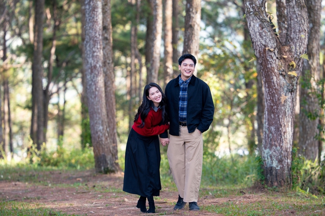 Ngọc Trinh được nam đồng nghiệp khen t&agrave;i năng, cởi mở, chuy&ecirc;n nghiệp - Ảnh 2.