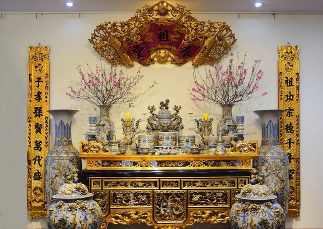 Thứ tự thắp hương trong nh&agrave; c&oacute; nhiều b&agrave;n thờ bạn n&ecirc;n biết - Ảnh 1.