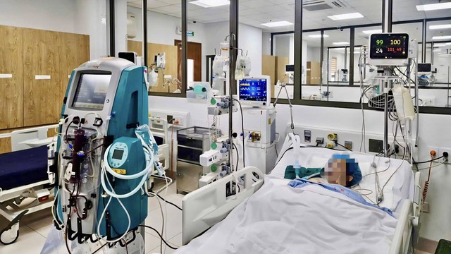 Suy gan cấp, ngộ độc nặng dịp nghỉ lễ: Cảnh b&aacute;o nguy cơ từ những th&oacute;i quen nhiều người Việt mắc phải - Ảnh 1.
