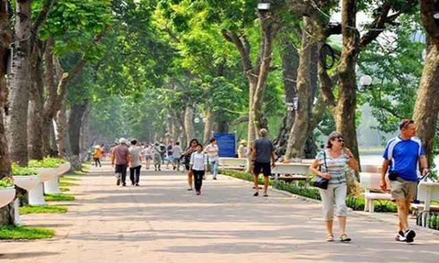 Thời tiết H&agrave; Nội 3 ng&agrave;y tới: Thủ đ&ocirc; giảm s&acirc;u nhất bao nhi&ecirc;u độ khi gi&oacute; m&ugrave;a Đ&ocirc;ng Bắc tr&agrave;n về? - Ảnh 1.