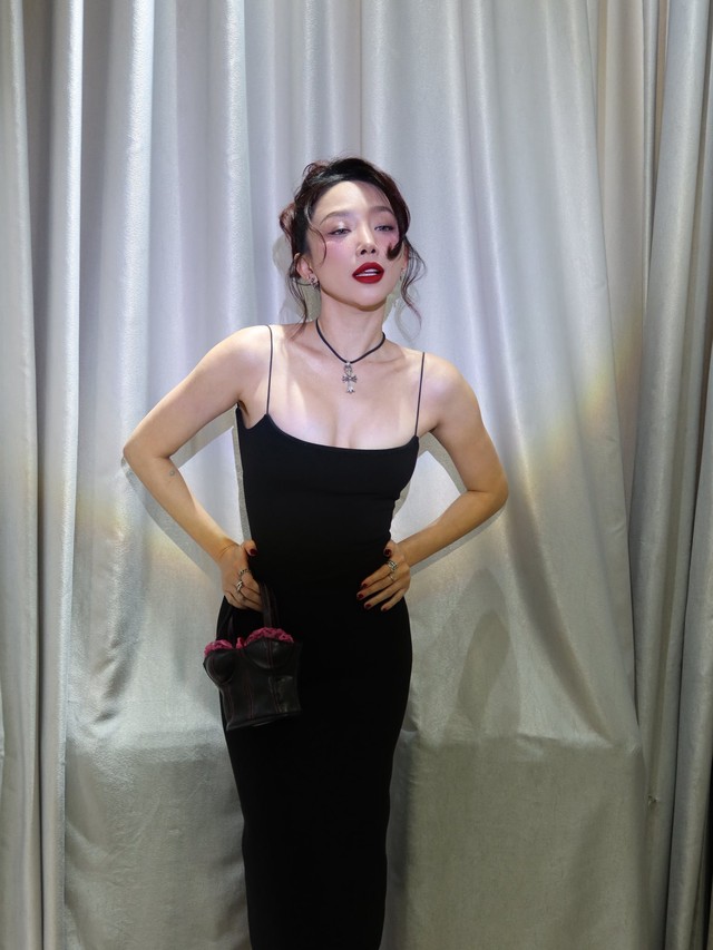 V&ograve;ng eo con kiến của nữ ca sĩ 37 tuổi vừa viral trong lễ trao giải 'L&agrave;n s&oacute;ng xanh' - Ảnh 5.