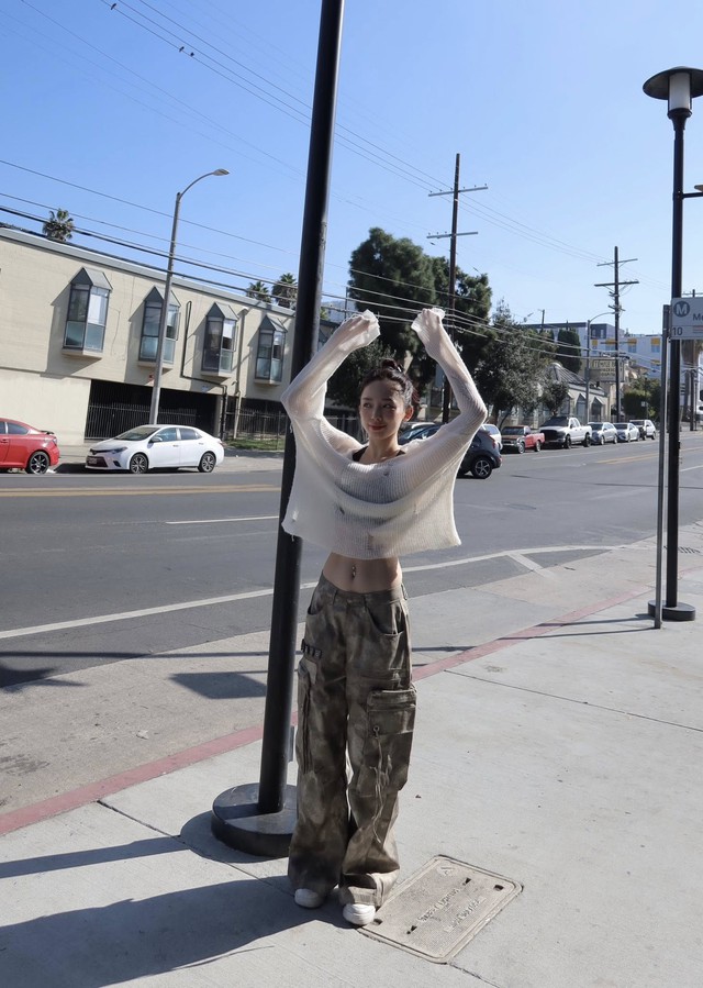 V&ograve;ng eo con kiến của nữ ca sĩ 37 tuổi vừa viral trong lễ trao giải 'L&agrave;n s&oacute;ng xanh' - Ảnh 6.