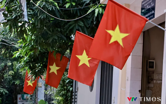 Kh&ocirc;ng ho&aacute;n đổi ng&agrave;y nghỉ lễ 30 / 4 - 1 / 5 năm 2026 v&agrave; c&ocirc;ng khai thực phẩm trường học - Ảnh 1.