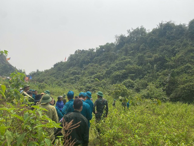 Mất t&iacute;ch trong rừng , lực lượng chức năng nỗ lực t&igrave;m kiếm anh L&ecirc; Văn Dương - Ảnh 2.