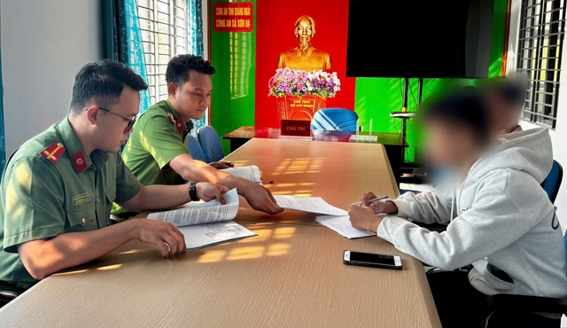 Tin s&aacute;ng 6/4: Miền Bắc, miền Trung nắng n&oacute;ng gia tăng bao phủ từ h&ocirc;m nay; 'th&oacute;t tim' cảnh xe m&aacute;y băng qua đường sắt, t&agrave;i xế tho&aacute;t chết trong gang tấc  - Ảnh 4.