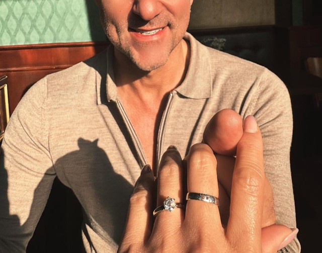 Người mẫu cùng thời Thanh Hằng, Xuân Lan vừa công khai kết hôn lần 3 với chồng Tây hơn 17 tuổi là ai? - Ảnh 3. Người mẫu cùng thời Thanh Hằng, Xuân Lan vừa công khai kết hôn lần 3 với chồng Tây hơn 17 tuổi là ai? - Ảnh 3.