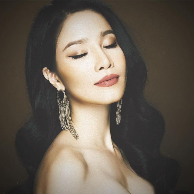 Người mẫu cùng thời Thanh Hằng, Xuân Lan vừa công khai kết hôn lần 3 với chồng Tây hơn 17 tuổi là ai? - Ảnh 4. Người mẫu cùng thời Thanh Hằng, Xuân Lan vừa công khai kết hôn lần 3 với chồng Tây hơn 17 tuổi là ai? - Ảnh 4.