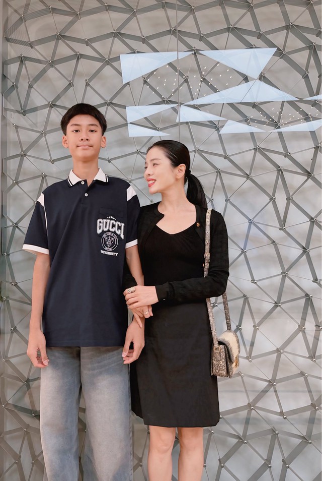 Nữ ca sĩ hát nhạc bolero nức tiếng phòng trà ở tuổi 45 đơn thân nuôi con trai, có tình mới hết lòng yêu chiều - Ảnh 6. Nữ ca sĩ hát nhạc bolero nức tiếng phòng trà ở tuổi 45 đơn thân nuôi con trai, có tình mới hết lòng yêu chiều - Ảnh 6.