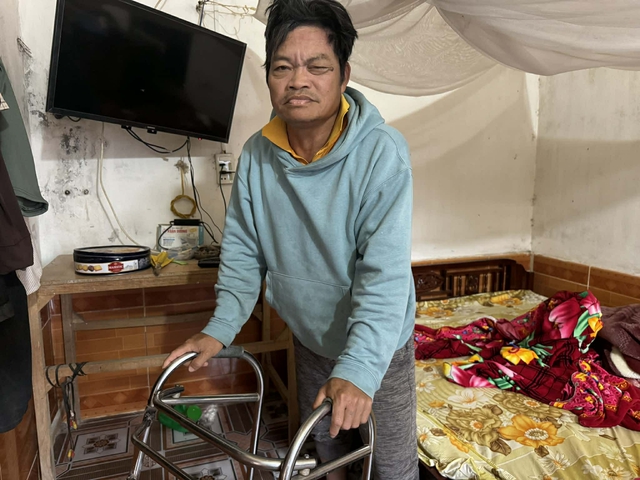 MS 1076: Người đ&agrave;n &ocirc;ng c&acirc;m điếc, mất vợ con, kiệt quệ v&igrave; bệnh tật chỉ mong c&oacute; tiền đi viện một lần - Ảnh 2.