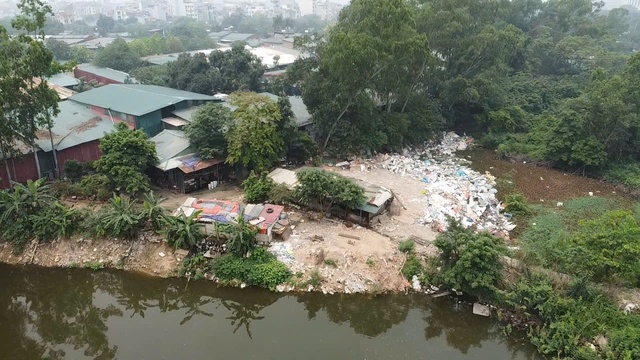 Hà Nội Lo ngại hỏa hoạn từ nhà xưởng tạm bợ ở phường Đại Mỗ 2026 - Ảnh 4. Hà Nội Lo ngại hỏa hoạn từ nhà xưởng tạm bợ ở phường Đại Mỗ 2026 - Ảnh 4.