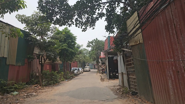 Hà Nội Lo ngại hỏa hoạn từ nhà xưởng tạm bợ ở phường Đại Mỗ 2026 - Ảnh 8. Hà Nội Lo ngại hỏa hoạn từ nhà xưởng tạm bợ ở phường Đại Mỗ 2026 - Ảnh 8.