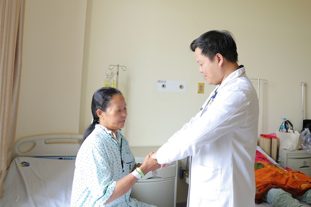 Người phụ nữ 52 tuổi tình cờ phát hiện nguy cơ đột quỵ từ dấu hiệu nhiều người Việt bỏ qua - Ảnh 1. Người phụ nữ 52 tuổi tình cờ phát hiện nguy cơ đột quỵ từ dấu hiệu nhiều người Việt bỏ qua - Ảnh 1.