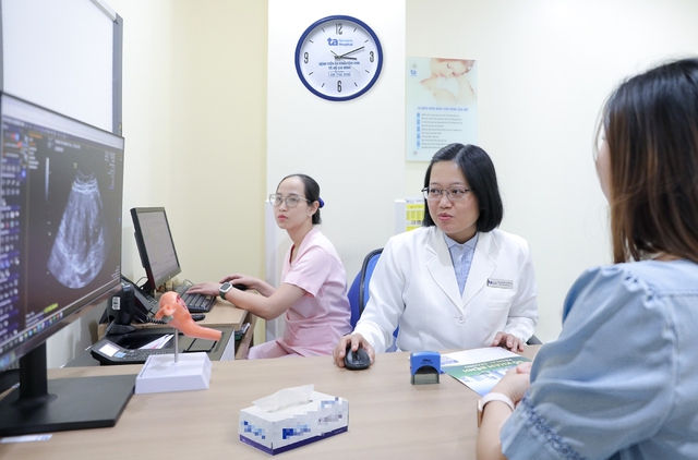 Người phụ nữ 48 tuổi mắc u xơ tử cung, phải cắt bỏ tử cung vì 1 sai lầm nhiều chị em Việt mắc phải - Ảnh 1. Người phụ nữ 48 tuổi mắc u xơ tử cung, phải cắt bỏ tử cung vì 1 sai lầm nhiều chị em Việt mắc phải - Ảnh 1.