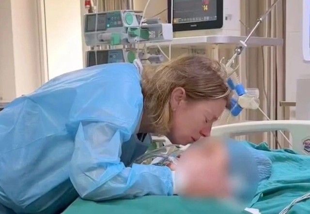 Cô gái 19 tuổi người Anh qua đời, trao cơ hội sống cho 3 bệnh nhân Việt Nam: Nỗi đau thành 'phép màu' sự sống - Ảnh 1. Cô gái 19 tuổi người Anh qua đời, trao cơ hội sống cho 3 bệnh nhân Việt Nam: Nỗi đau thành 'phép màu' sự sống - Ảnh 1.