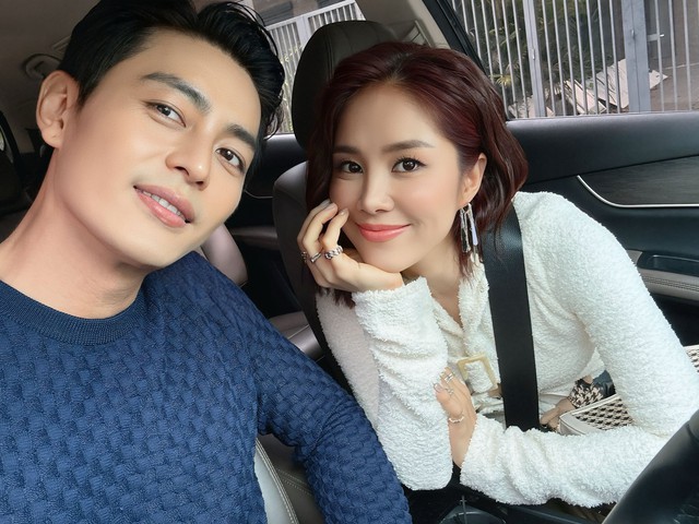 Chụp ảnh cùng bạn diễn kém tuổi, Lê Phương vẫn trẻ đẹp ở tuổi 41 - Ảnh 2. Chụp ảnh cùng bạn diễn kém tuổi, Lê Phương vẫn trẻ đẹp ở tuổi 41 - Ảnh 2.