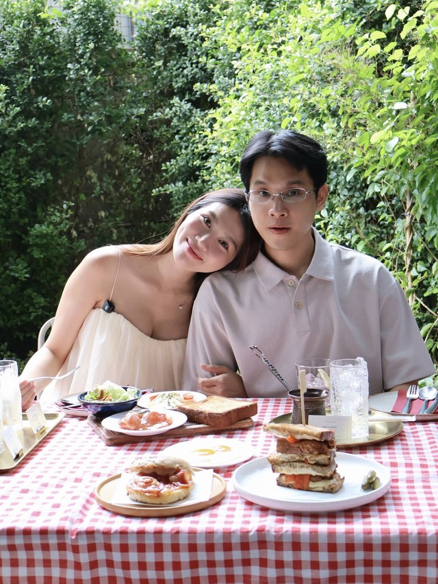 &Aacute; hậu Chế Nguyễn Quỳnh Ch&acirc;u ch&agrave;o đ&oacute;n con trai đầu l&ograve;ng c&ugrave;ng chồng doanh nh&acirc;n - Ảnh 4.