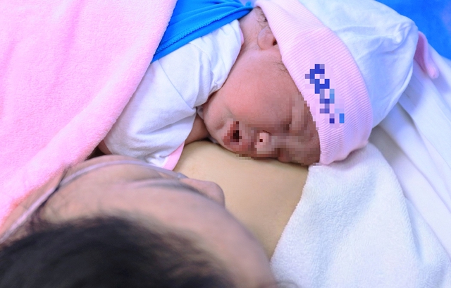 Cặp vợ chồng hiếm muộn ph&aacute;t hiện tinh tr&ugrave;ng gần cạn kiệt sau 7 năm kết h&ocirc;n - Ảnh 2.