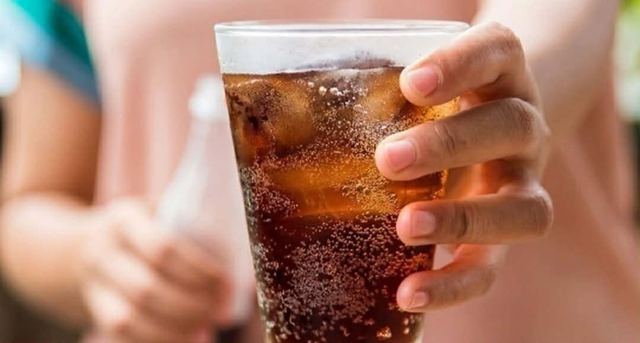 Đồ uống n&agrave;y rất healthy, nhưng uống v&agrave;o buổi s&aacute;ng khiến... v&ograve;ng bụng to ra - Ảnh 2.