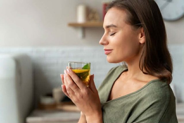 Đồ uống n&agrave;y rất healthy, nhưng uống v&agrave;o buổi s&aacute;ng khiến... v&ograve;ng bụng to ra - Ảnh 3.